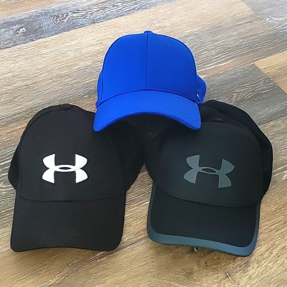Lot of 3 Under Armour mens fitted hats